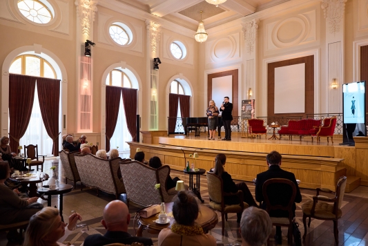 OPERA BLISKO CIEBIE: Porozmawiajmy o Operze | Dawid Trzensimiech